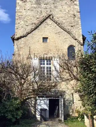 Středověká budova v centru Sauveterre-de-Béarn, Sauveterre-de-Béarn, Nouvelle-Aquitaine