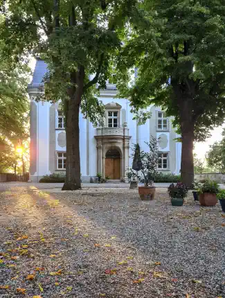 Nádherný zámek v malebném Kladském údolí, Piszkowice, Dolní Slezsko