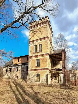 Lovecký zámeček z konce 18. století v jihozápadním Polsku, Staniszów, Dolní Slezsko