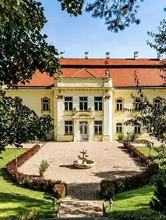 Secesní zámeček s parkem na západním Slovensku, Trnavský kraj