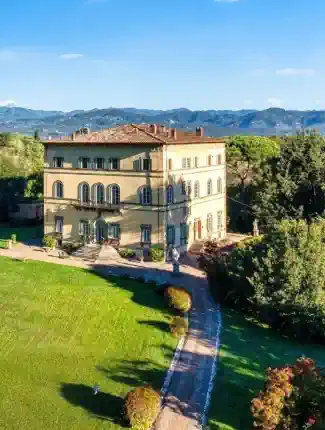 Historické sídlo ze 16. století s renesančními freskami v Lucce, Lucca, Toscana