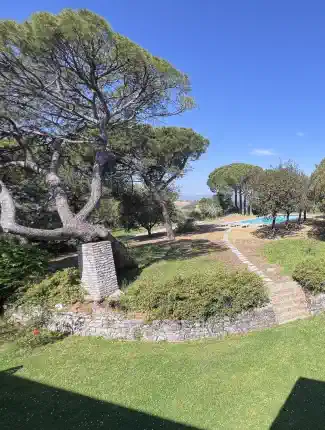 Venkovské sídlo s olivovým hájem a výhledem na údolí a hory poblíž Castiglione del Lago, 06061 Castiglione del Lago, Umbrie