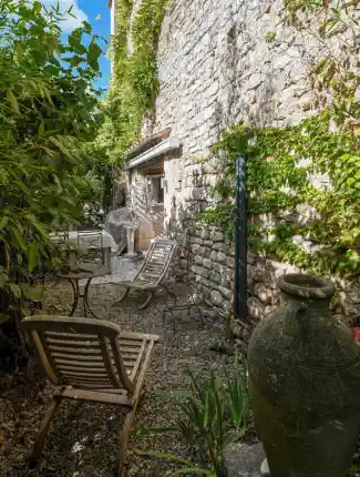 Bývalý kostel z roku 815 – Bydlení s historickým kouzlem, Goudargues, Occitanie