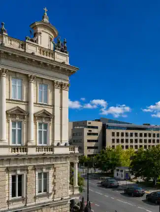 Historický byt s volným výhledem na Plac Trzech Krzyży, Varšava, Warszawa, Mazovsko