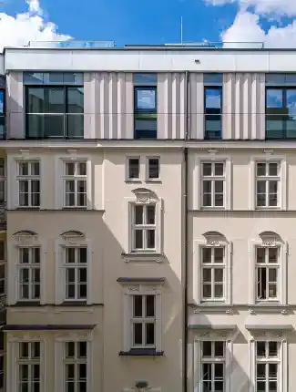 Byt v historické budově poblíž Královské cesty ve Varšavě, Warszawa, Mazovsko