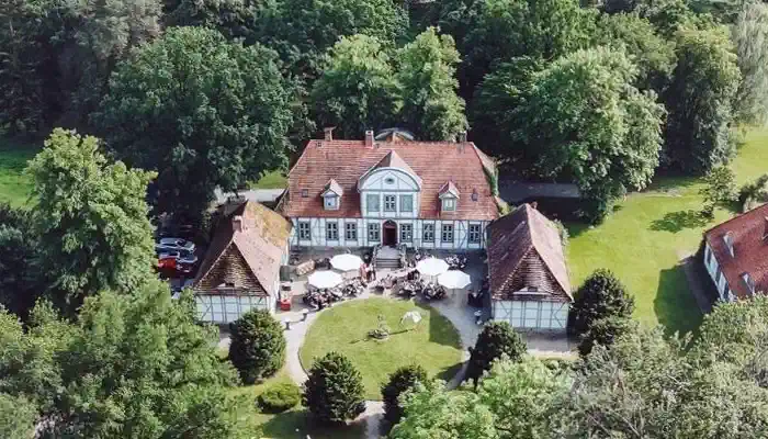 Zámek na prodej Neustadt-Glewe, Meklenbursko-Přední Pomořansko,  Německo