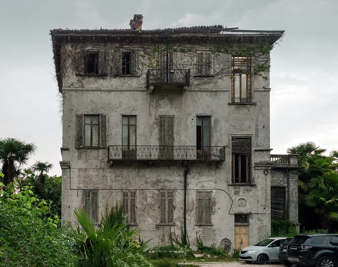 Opuštěná vila 'Natalia' Stresa, Lago Maggiore, Piemont