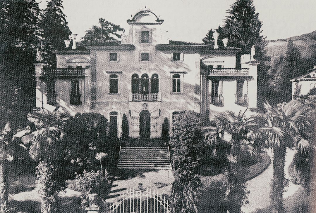 Zbouraná vila Carlotta ve Strese, Jezero Maggiore, Piemont